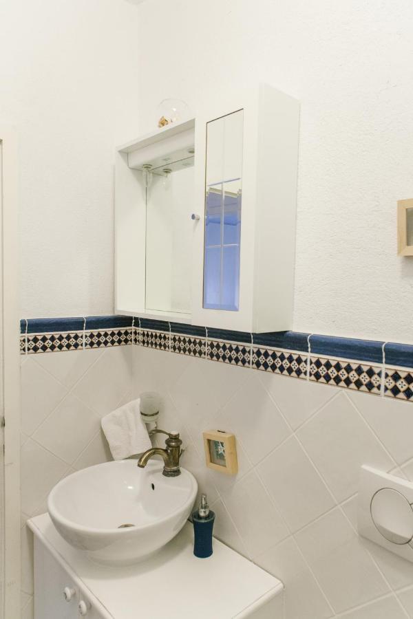Charming Apartments With Garden Bol Bagian luar foto