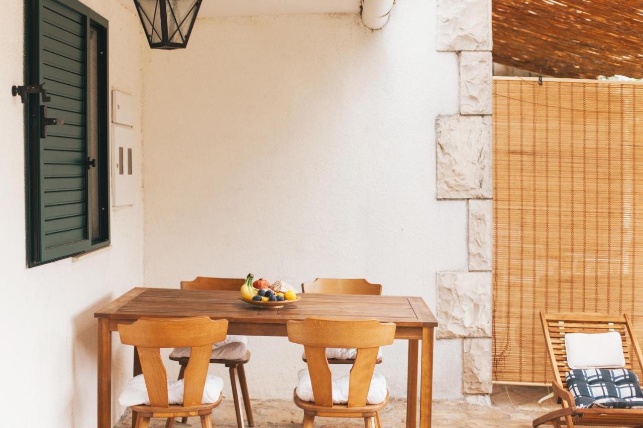 Charming Apartments With Garden Bol Bagian luar foto