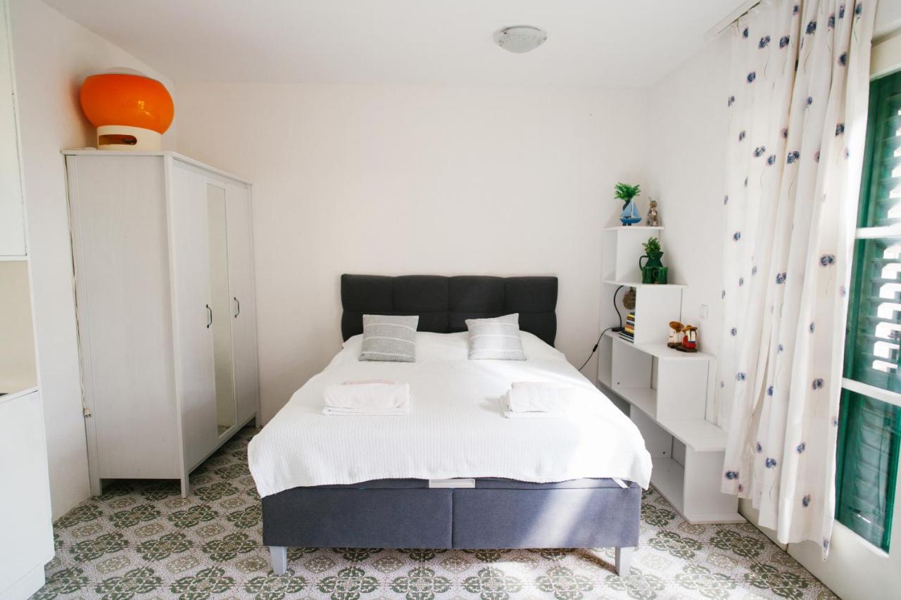 Charming Apartments With Garden Bol Bagian luar foto
