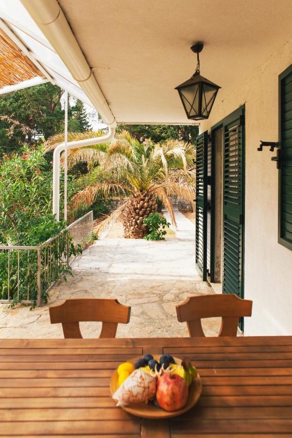 Charming Apartments With Garden Bol Bagian luar foto